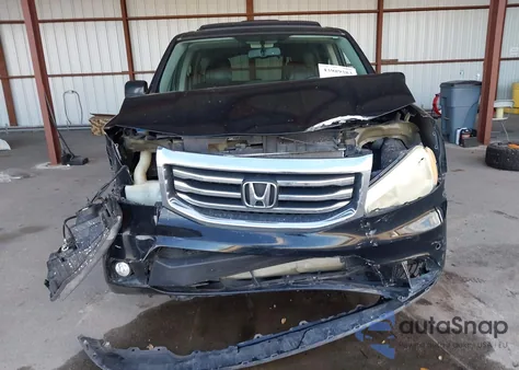 2013 Honda Pilot Touring z USA, uszkodzony, nr VIN 5FNYF3H91DB012526